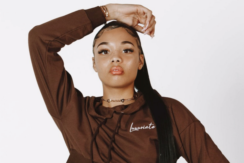 The Essential Lounge Crop