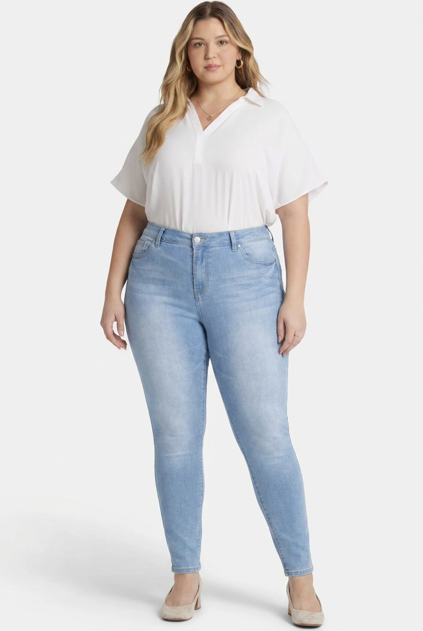 The Curve Jean