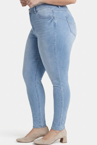 The Curve Jean